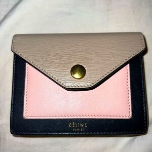 CELINE EUC WALLET💕Always Authentic!!(SNAP HAS BEEN REPAIRED)